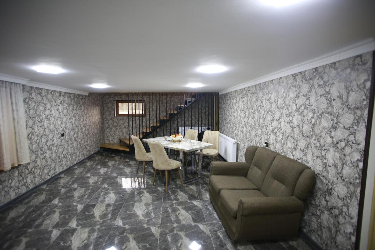 Guest House Nikola Zugdidi Kültér fotó