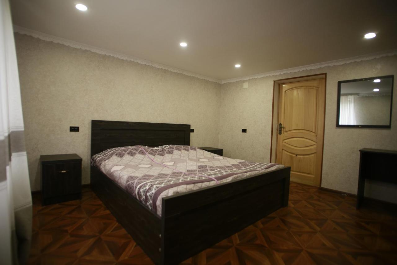 Guest House Nikola Zugdidi Kültér fotó